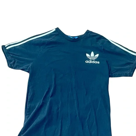 🎉HP🎉Adidas Black T-Shirt🎉HP🎉 - Picture 1 of 3